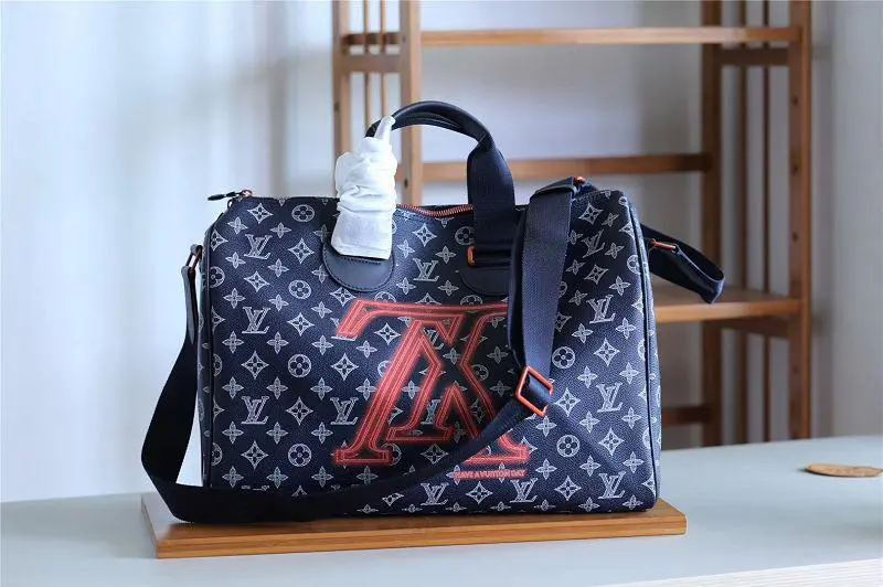 2018 LV Signature Premium Speedy Bandouliere 40 M43697