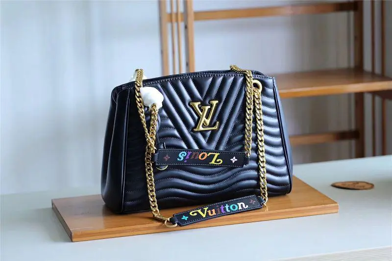 2018 Premium New Wave Chain Tote-Deep-black Noir M51496