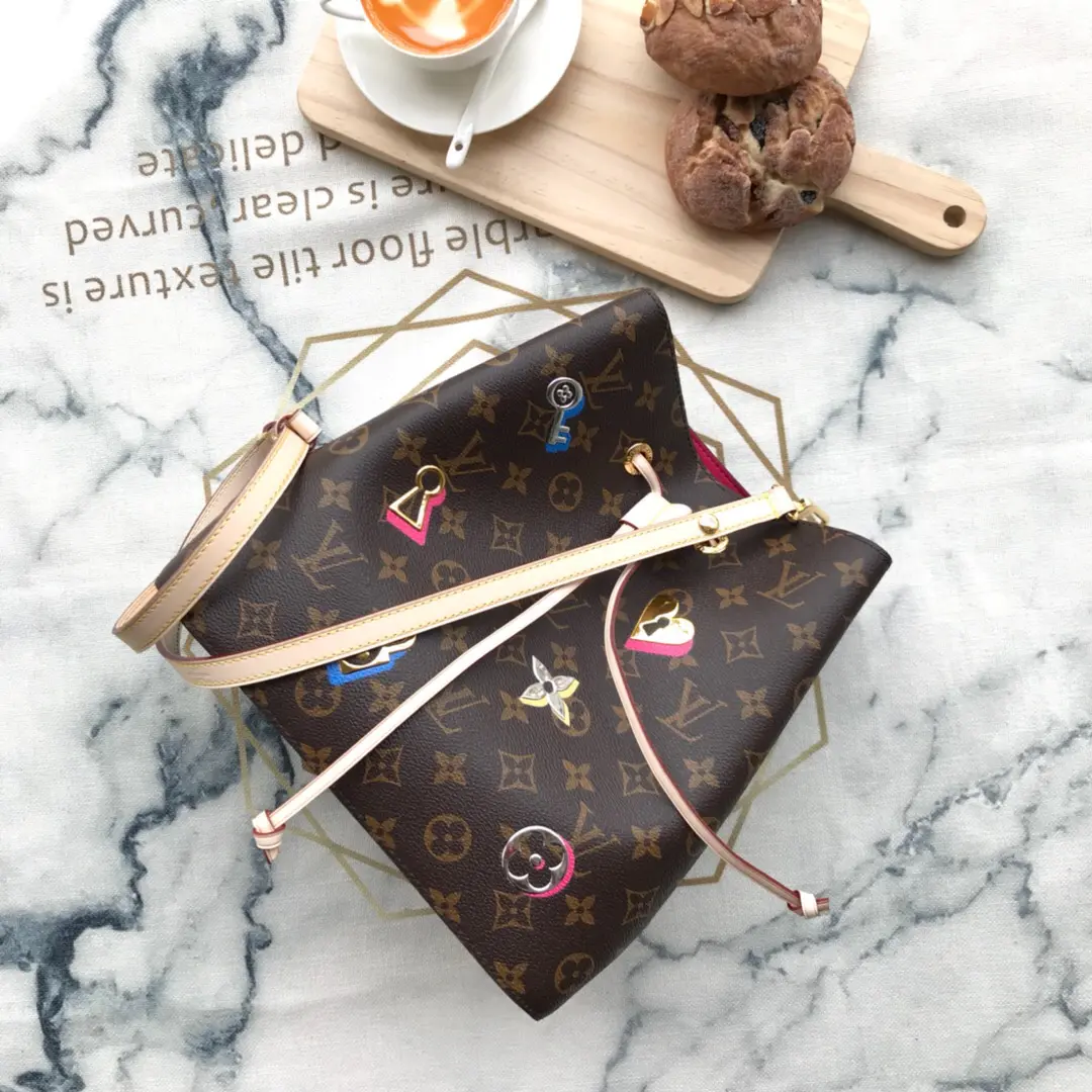 2019 Monogram Canvas NeoNoe Bucket Bag M44369