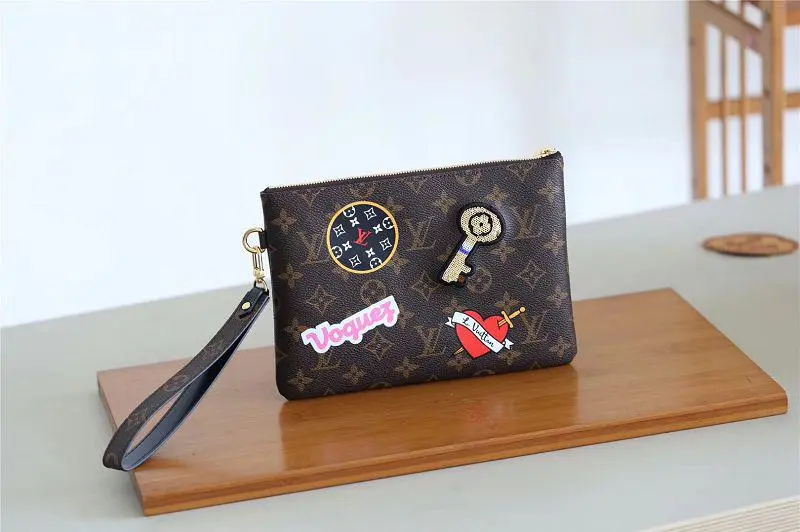Fall-Winter 2018 City Pouch-Monogram canvas M63447