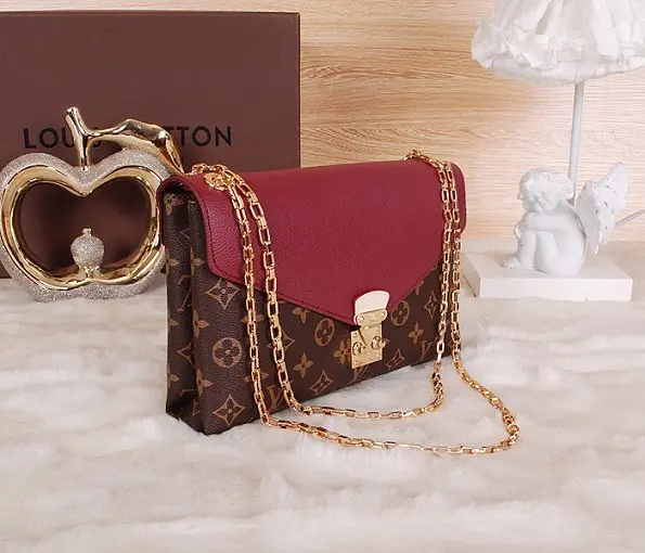 Pallas Chain Shoulder Bag-Wine Red M41200-4