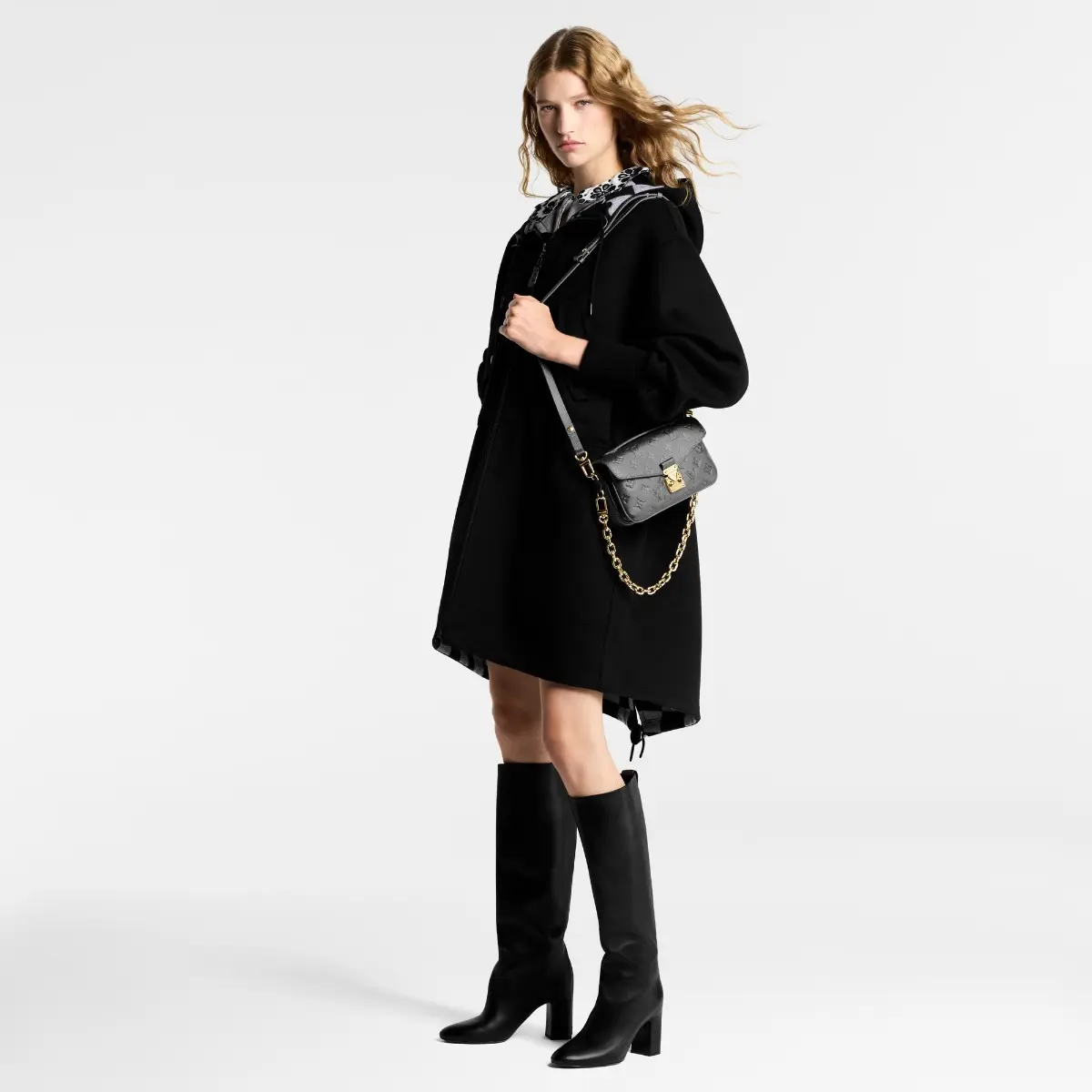 Pochette Metis East West M11998